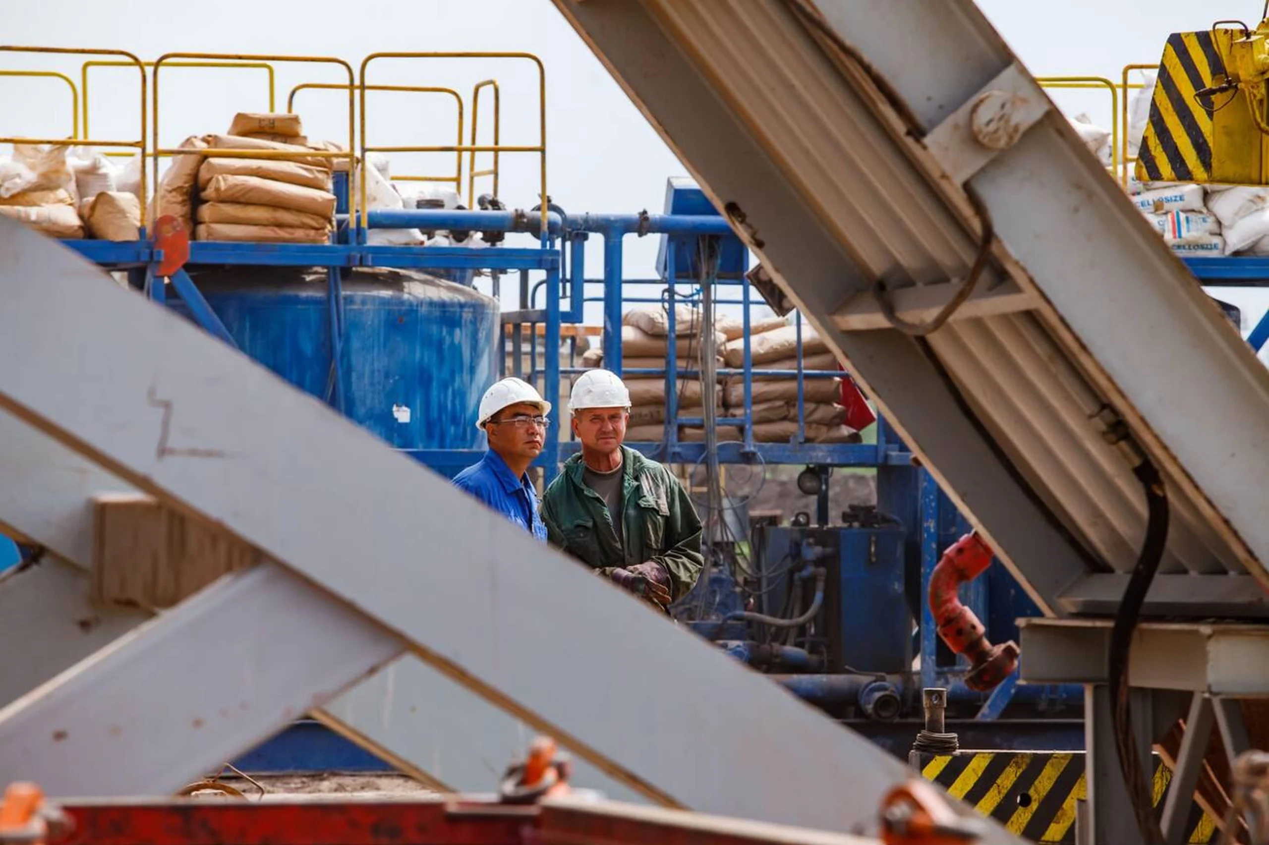 شکافت هیدرولیکی (Fracking)