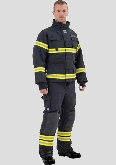 تصویر لیبل استانداردهای NFPA 1991 و NFPA 1994 روی لباس کپلر